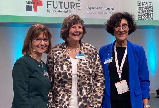 Bernadette Klapper, Sabine Berninger und Vera Lux auf dem Deutschen Krankenhaustag 2024