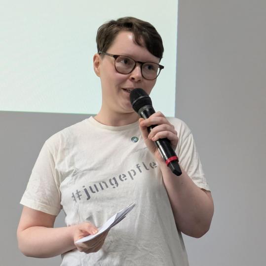 Wir haben Lust auf Pflege, aber die Politik macht es uns schwer, den Beruf richtig auszuüben. Pflege ist ein Heilberuf, kein Hilfsberuf. (Josephine Postzich)